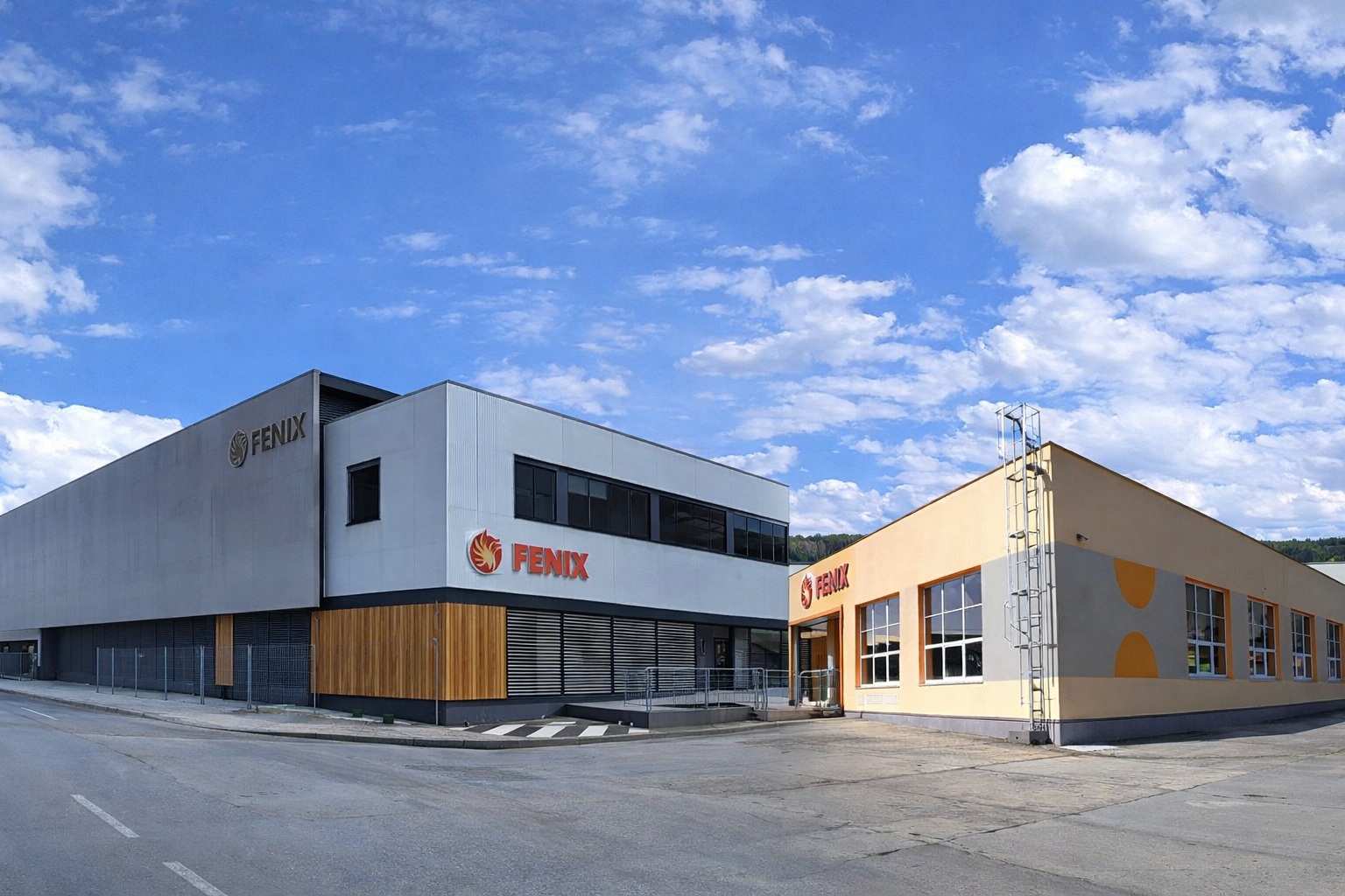 Завод-виробник Fenix